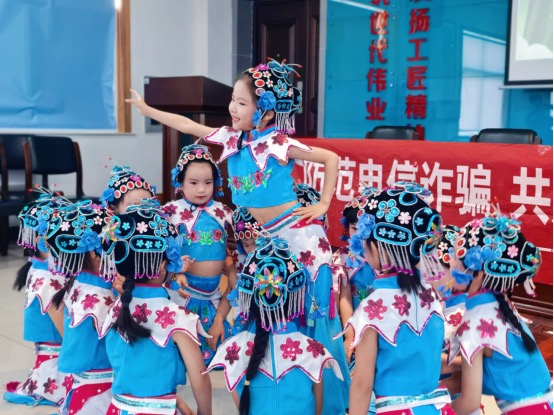 浙江省宁波市奉化区基层关工委开展“童心筑梦迎端午，粽香共享庆六一”活动