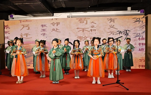 无锡市惠南一社区关工委开展“童绘民族韵 墨香颂华章”主题活动
