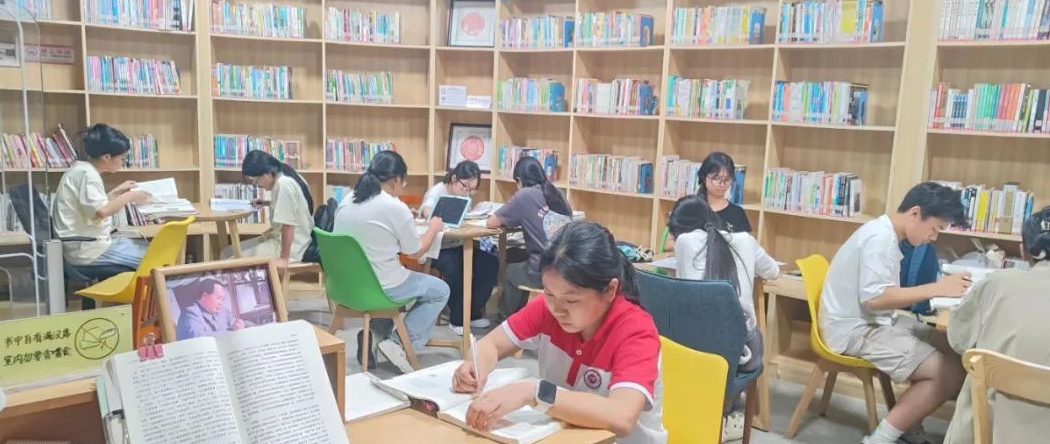江西抚州崇仁县图书馆关工委推出“知识港湾·梦想启航”系列暖心助考活动