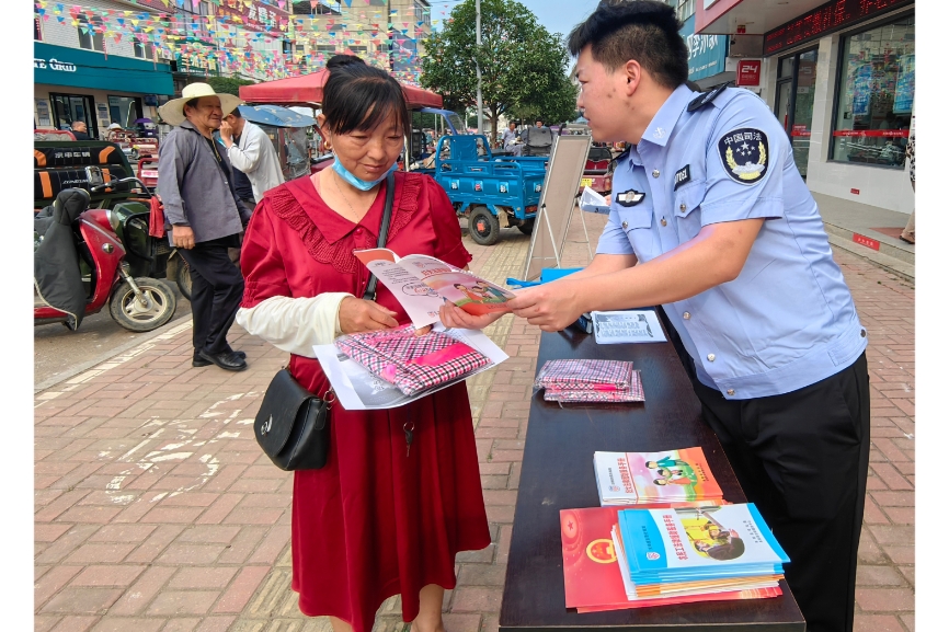 安徽省阜阳市阜南县于集乡关工委联合开展“妇女权益不可侵，法律保护伴你行”主题宣传活动