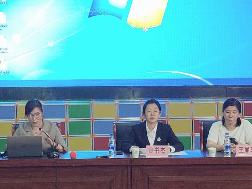 黑龙江省宁安市实验小学关工委举办“护蕾行动”女童保护知识讲座