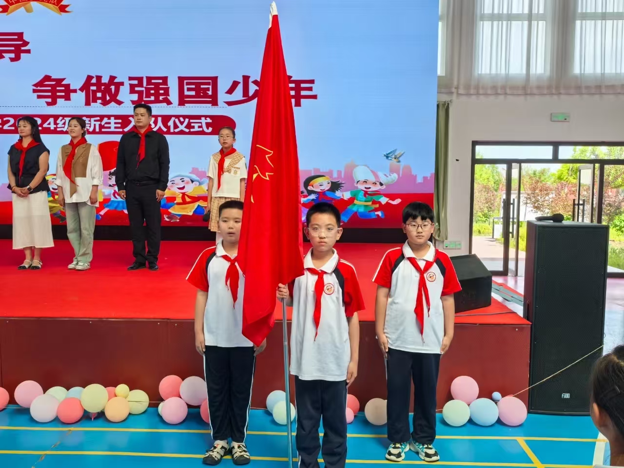 队旗更红，红领巾更艳——内蒙古自治区赤峰市翁牛特旗新队员入队教育各有特色