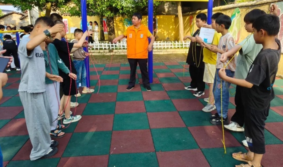 江西抚州崇仁县乐丰小学开展儿童平安生存训练活动