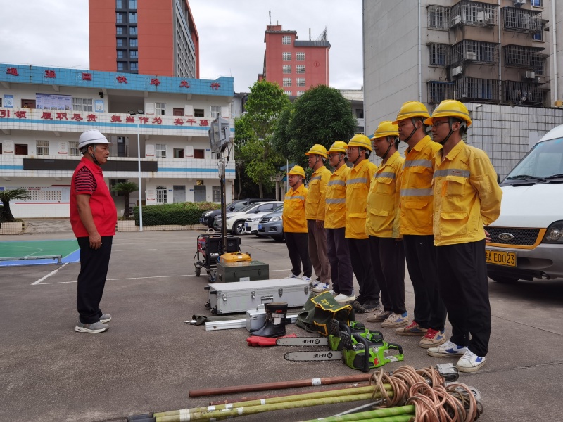 中铁南宁供电段关工委开展防台应急演练，强化青工应急能力