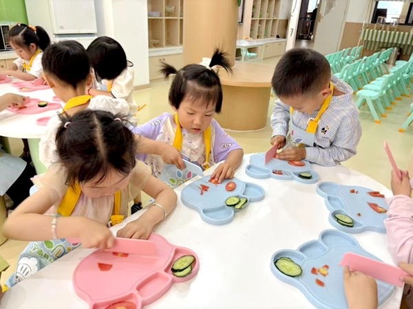 夏至已至，快乐无限——四川省凉山州宁南县机关幼儿园关工委开展二十四节气之“夏至”节气主题活动