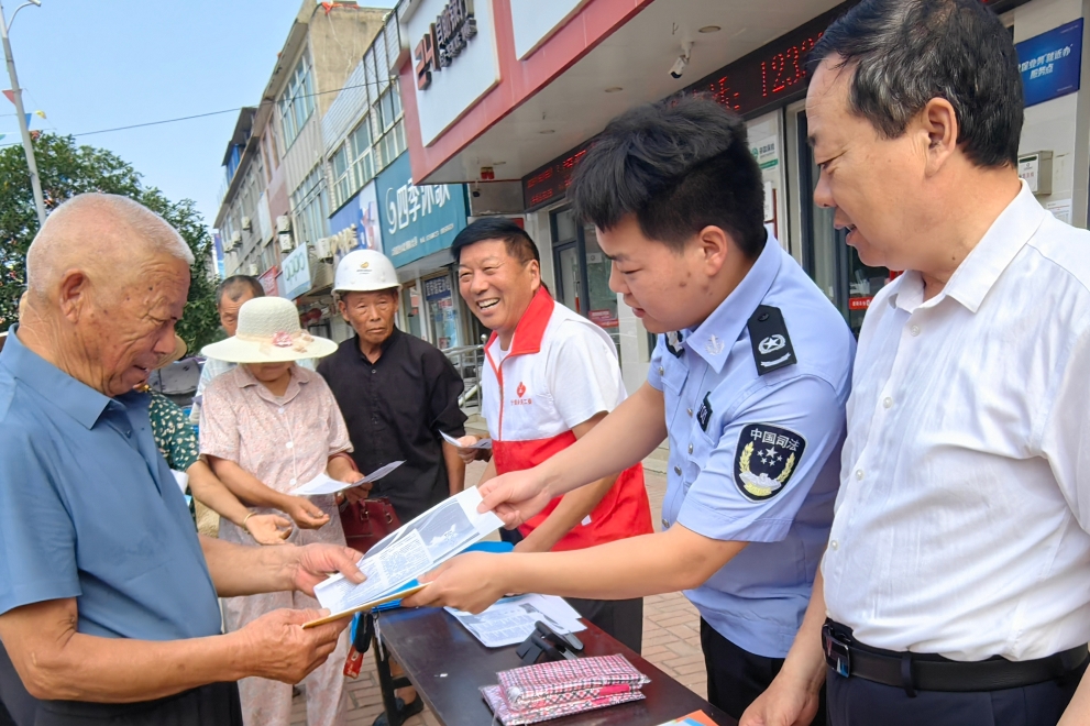 安徽省阜阳市阜南县于集乡关工委联合开展“禁毒宣传进街头，防毒拒毒入民心”主题宣传活动
