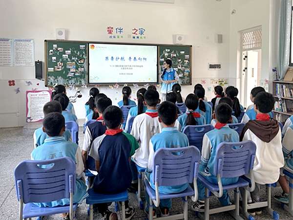 四川省凉山州宁南县关工委联合团县委深入童伴之家开展禁毒宣传教育主题活动