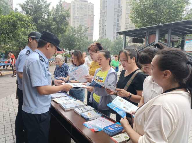 四川省攀枝花市东区瓜子坪街道关工委联合多部门开展“禁毒护航·青春向阳”禁毒宣传活动