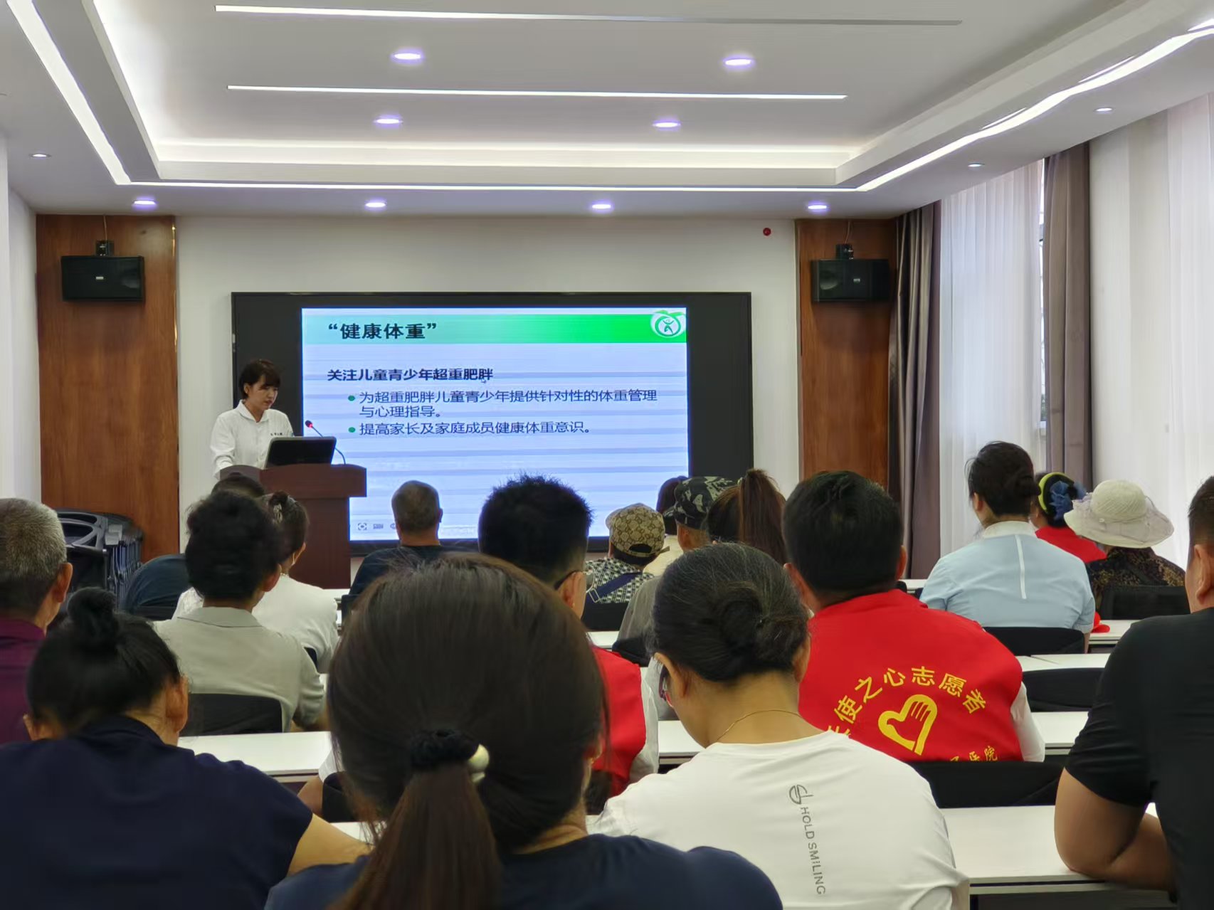 黑龙江省牡丹江市绥芬河市阜宁镇旗苑社区关工委联合绥芬河市医院开展“党建引领践初心 健康服务暖民心”“庆七一”全场景暖心服务活动