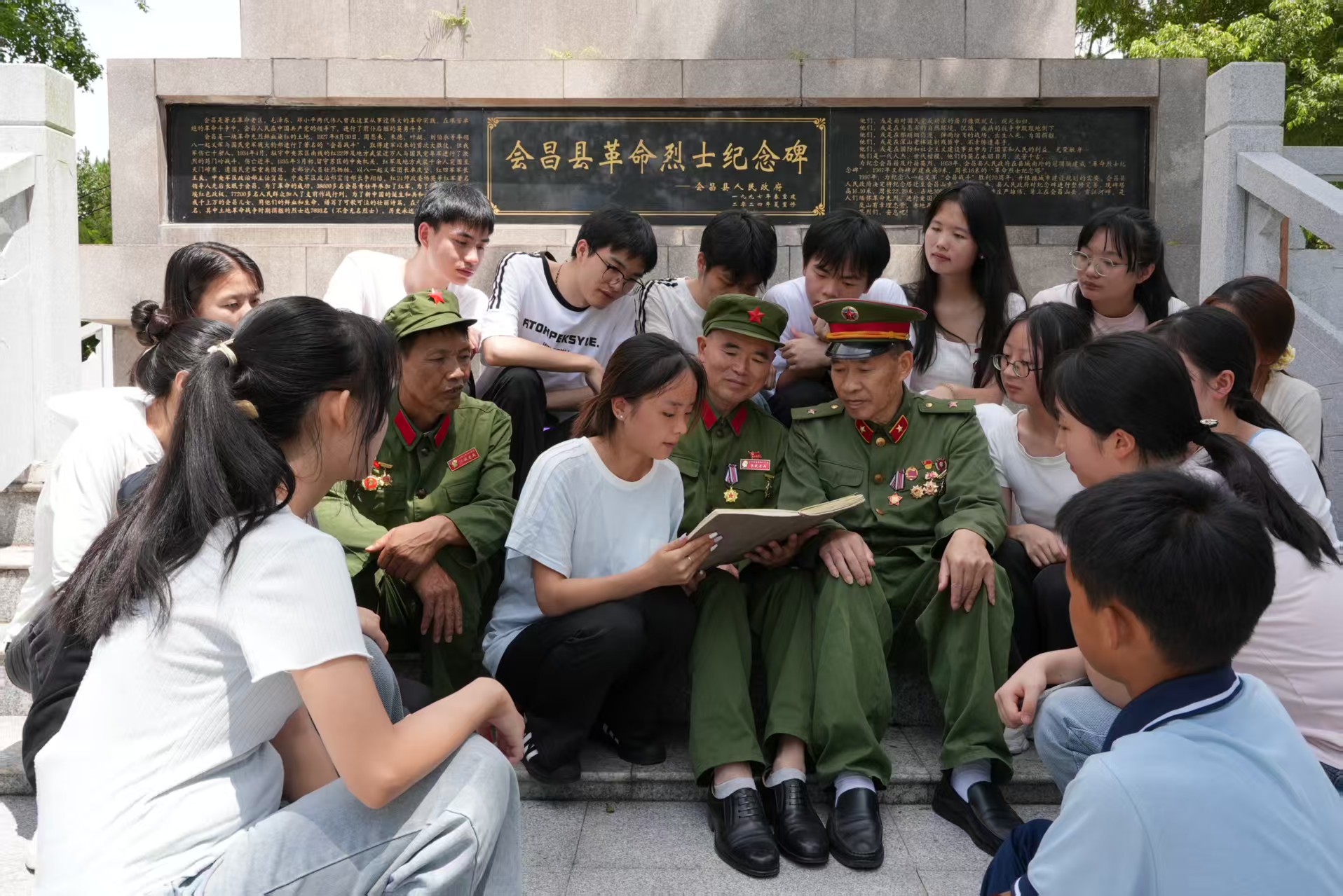 江西省赣州市会昌县关工委——中英双语传颂红色经典，老少携手共筑红色传承