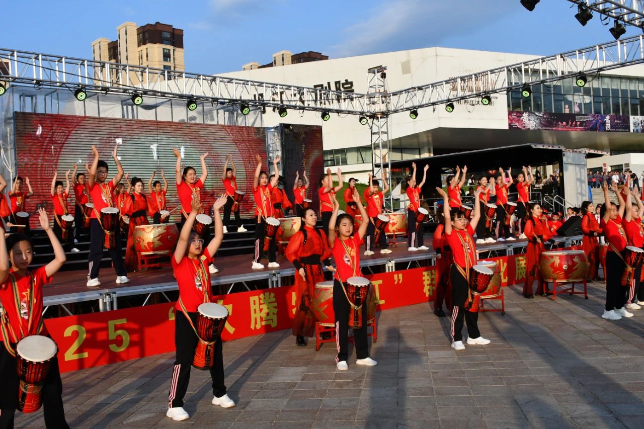 黑龙江省牡丹江市江南实验学校关工委开展梦燃烽火，童耀山河——纪念抗战胜利80周年文艺演出