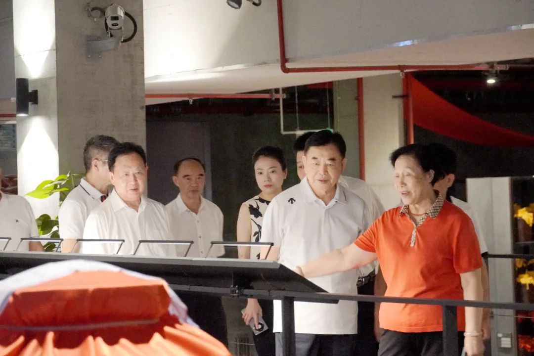 四川省关工委常务副主任曾清华一行莅临射洪市调研指导关心下一代工作