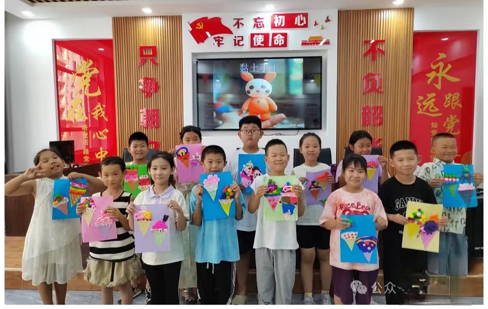 内蒙古自治区赤峰市翁牛特旗全宁街道华清社区关工委暑期托管班为少年儿童撑起“暖心伞”