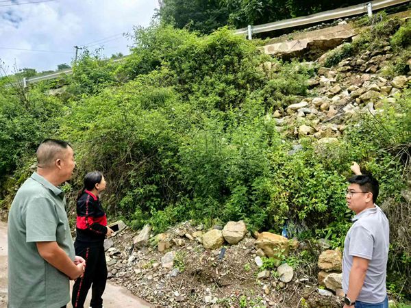 四川省凉山州宁南县竹寿镇关工委全面开展防汛防地灾隐患排查工作