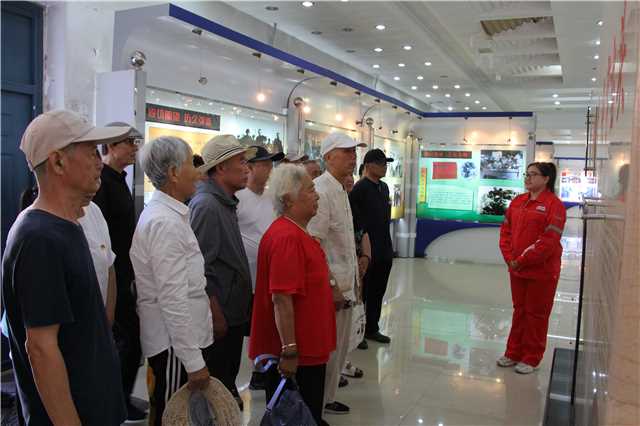 中国石油大庆油田工程建设有限公司关工委开展“传承石油精神，续写奋斗华章”主题参观活动