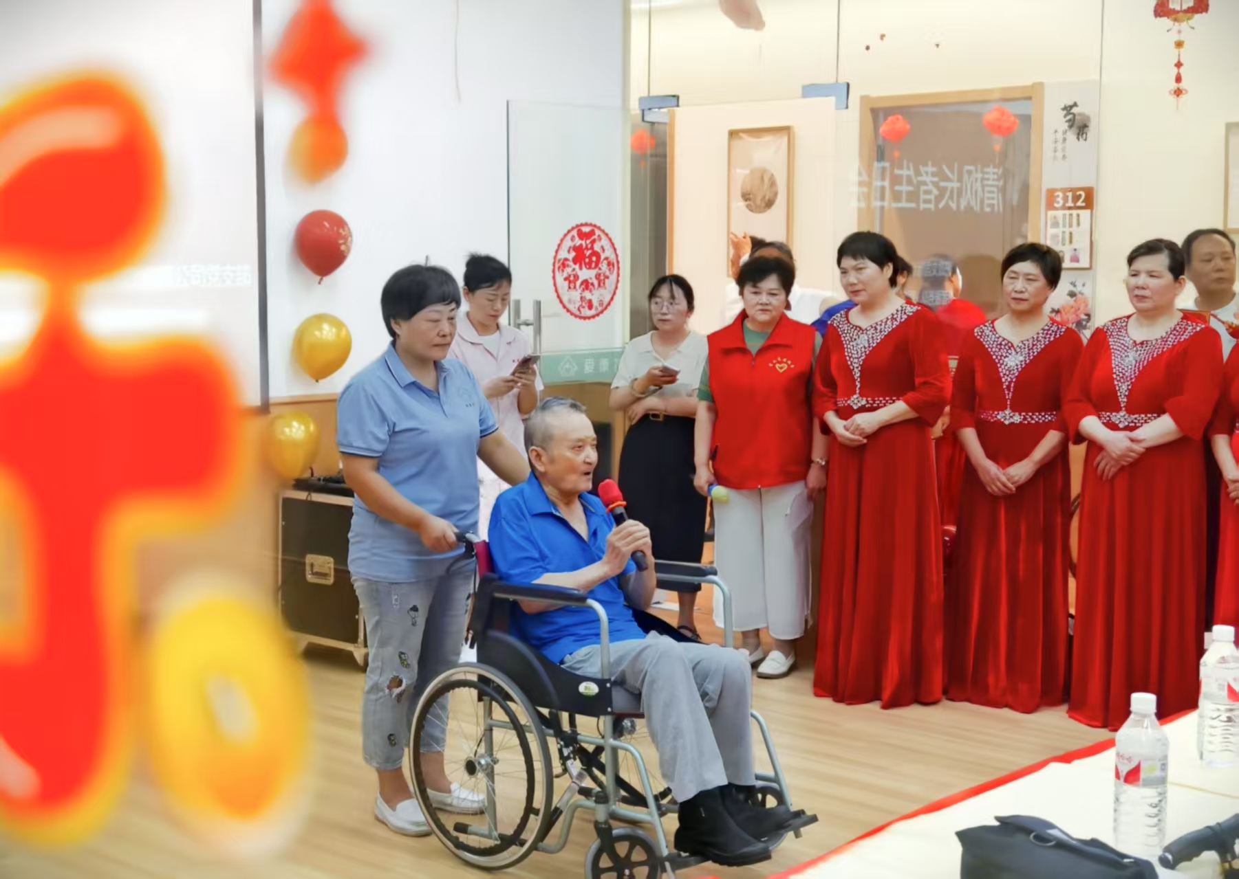 安徽省合肥市包河区滨湖世纪社区清枫居委会关工委开展“长者生日会 浓浓敬老情”活动