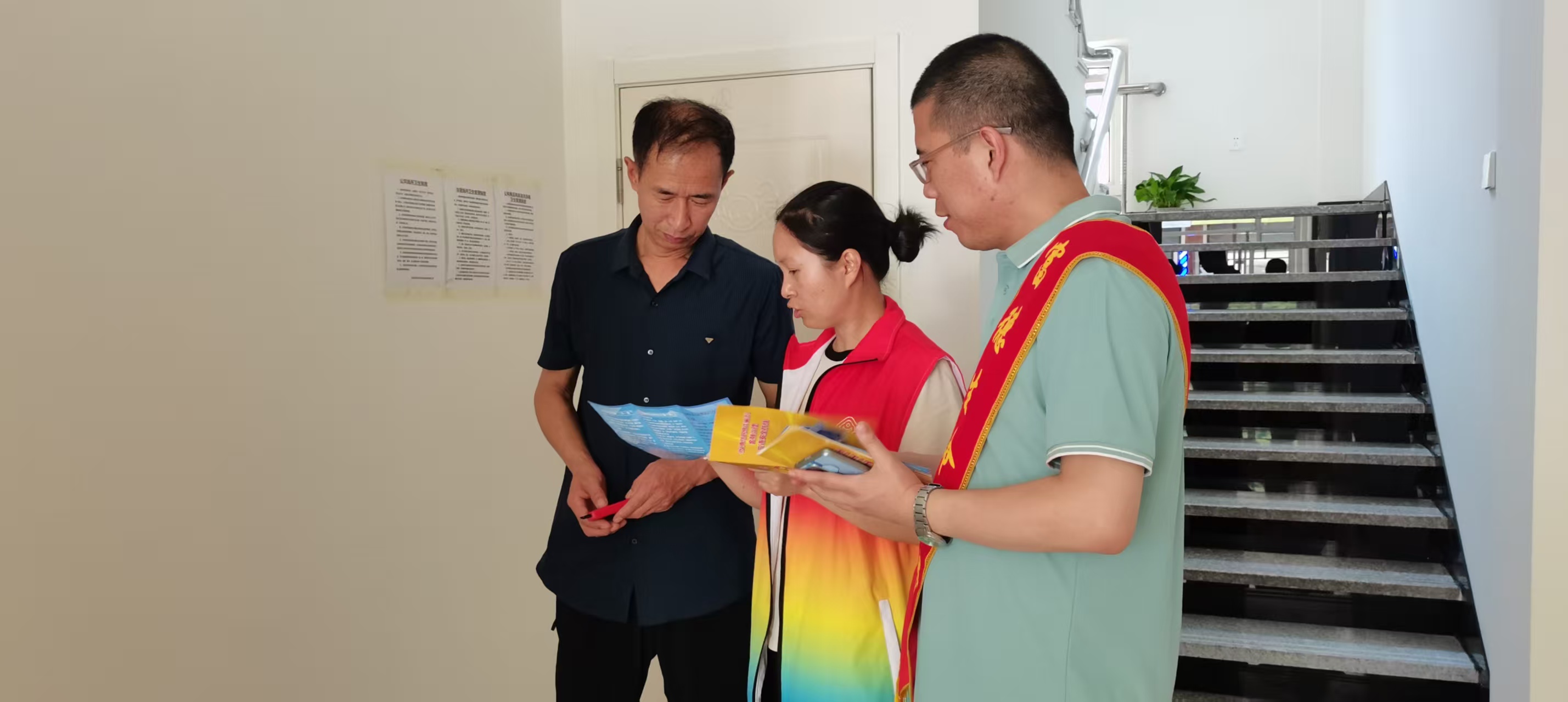 黑龙江省牡丹江市绥芬河市绥芬河镇三合林社区关工委开展“筑牢反诈防线 护群众‘钱袋子’”反诈宣传活动