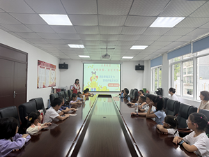 消防禁毒宣传走进社区暑假公益课堂——贵州省贵阳市乌当区开展“学校放假 社区开学”公益课堂