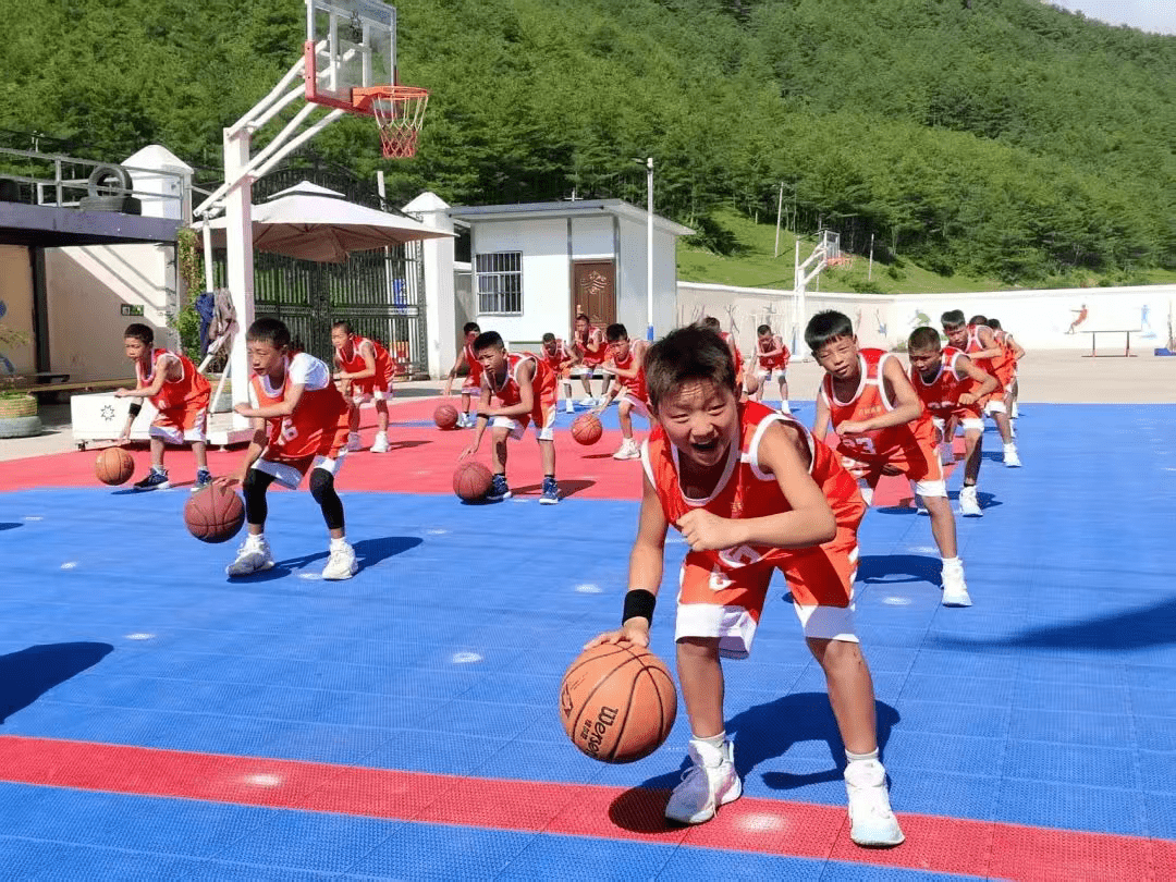 四川省凉山州昭觉县篮球集训火热开营，助大山孩子篮球梦启航