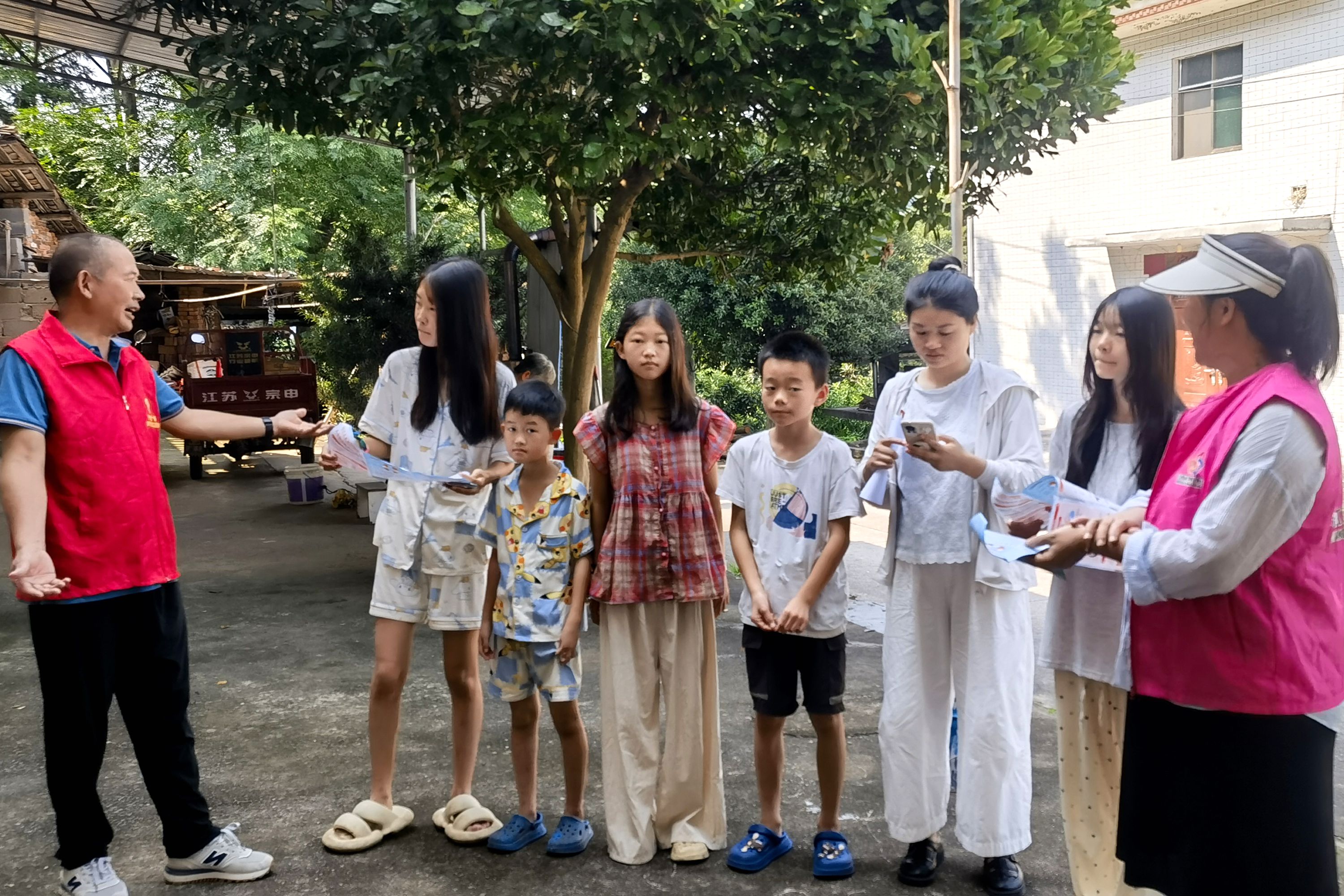 江西省抚州市南丰县白舍镇中学关工委开展暑期防溺水安全排查