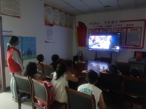“青少年党史学习月”——贵州省贵阳市乌当区新创路街道新泉社区关工委组织青少年观看爱国电影《我和我的祖国》