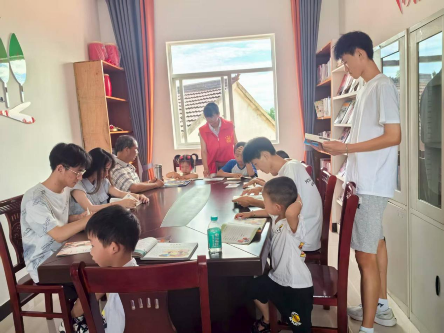 安徽省六安市舒城县留守儿童的特别观影之旅