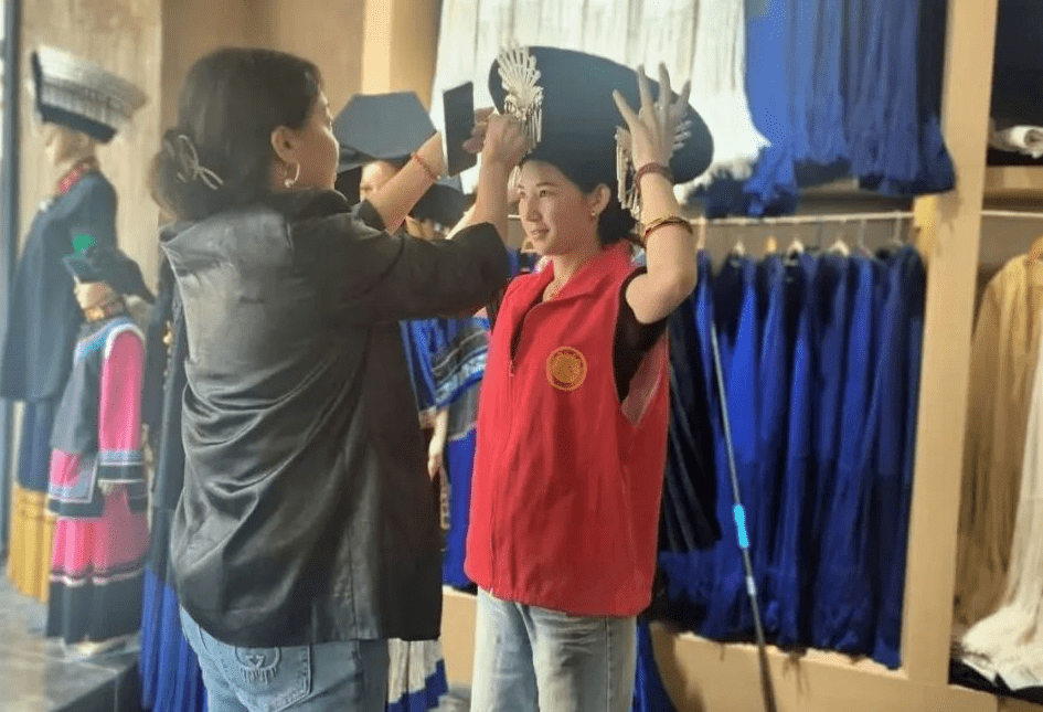 成都工业学院实践队探寻四川省凉山彝族自治州昭觉县彝族服饰文化