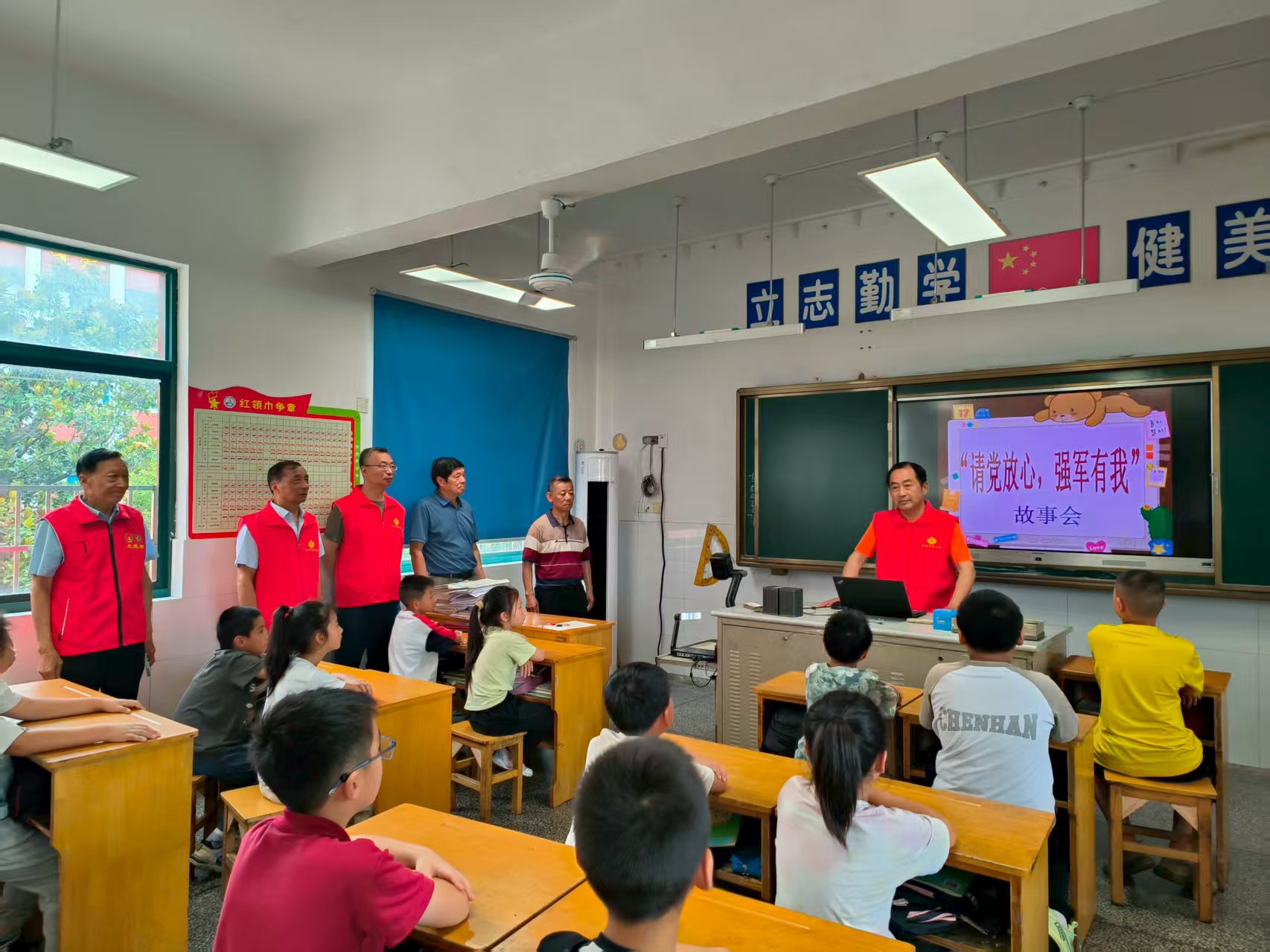 学史爱党 知史报国——江苏省丹阳市访仙镇关工委举办庆“八一”红色故事会
