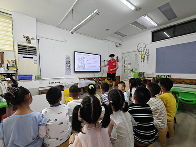 江苏省镇江市京口区健康路街道大学山社区 开展“共爱江豚 共绘微笑”主题科普活动