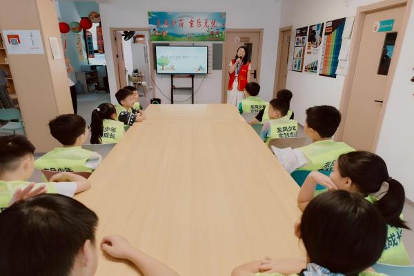 浙江省杭州市富阳区：一米视角看社区·童心建言议家园！东风桥社区童声议事会赋能儿童友好治理