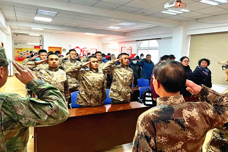 1707496316507028.jpg 江苏省南京市玄武区太平门社区关工委开展“听老兵讲故事,传承红色基因”主题教育(2).jpg