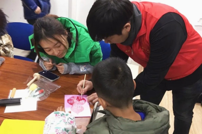 1707973064699521.jpg 江苏省南京市玄武区梅园新村街道关工委联合开展“年画拓印喜迎新年”特色科普活动(1).jpg