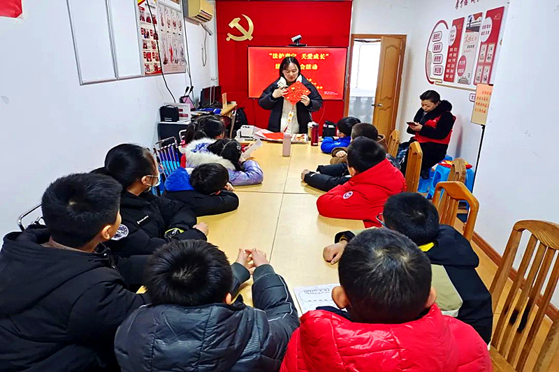 1708046429862137.jpg 江苏省南京市玄武区大树根社区关工委开展“法护童宁,关爱成长”法治读书会活动(2).jpg