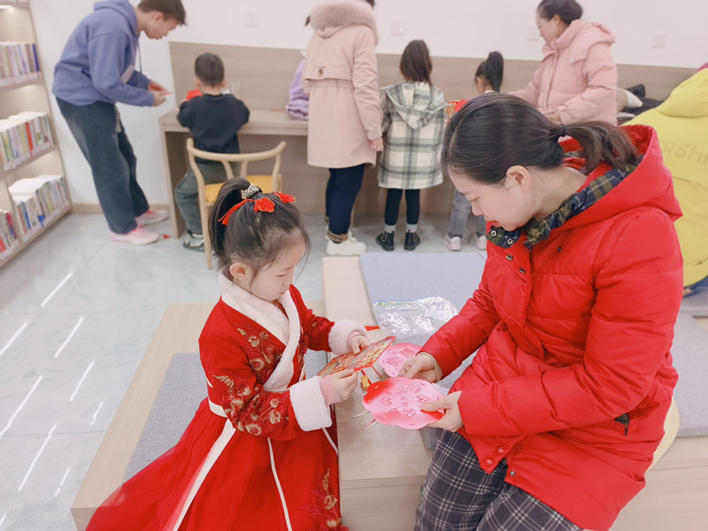 1708656017568604.jpg 元宝山区西城街道阳光社区元宵节活动照片3jpg_副本.jpg