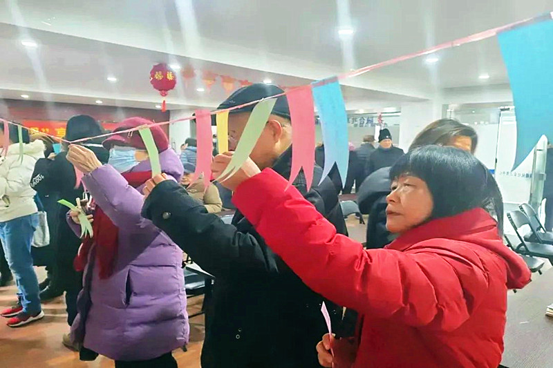 1709254688719994.jpg 江苏省南京市玄武区唱经楼社区关工委开展“欢乐猜灯谜,‘唱’享过元宵”活动(2).jpg