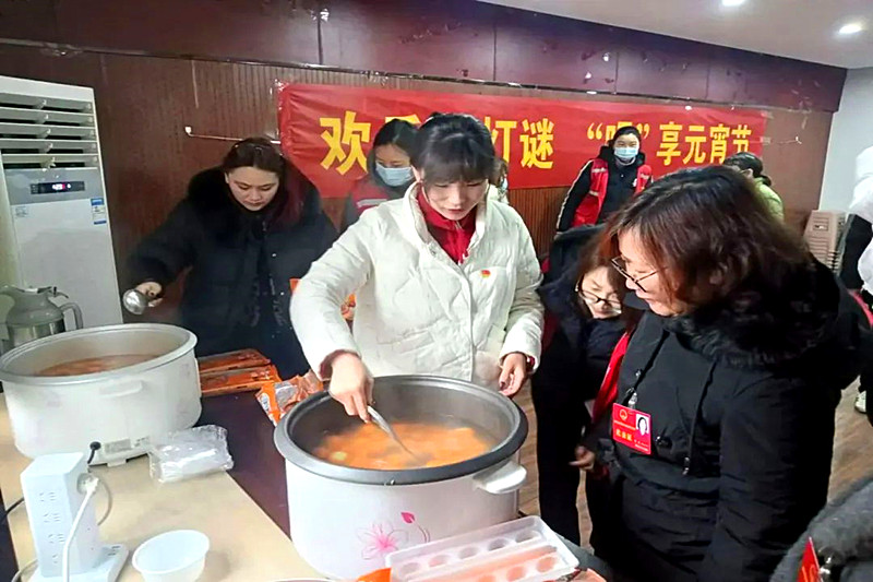 1709254700462404.jpg 江苏省南京市玄武区唱经楼社区关工委开展“欢乐猜灯谜,‘唱’享过元宵”活动(3).jpg