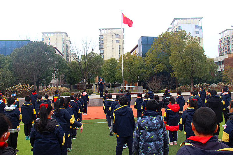 1709568619930755.jpg 江苏省南京市玄武区玄武湖街道关工委联合开展学雷锋主题宣讲活动(1).jpg