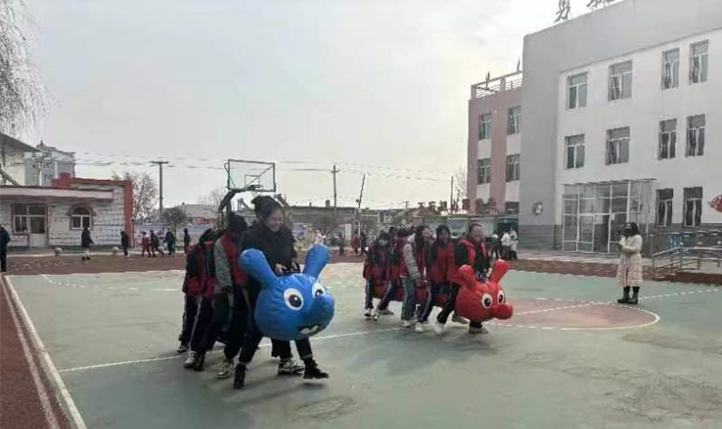 1709688908368928.jpg 元宝山区平庄镇学雷锋活动照片8pg_副本.jpg
