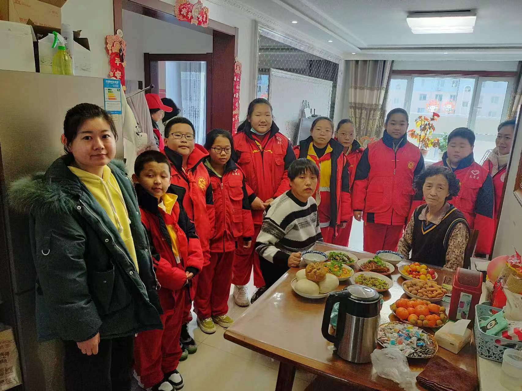 1709774777576931.jpg 元宝山区实验小学、银河社区开展学雷锋活动照16pg.jpg