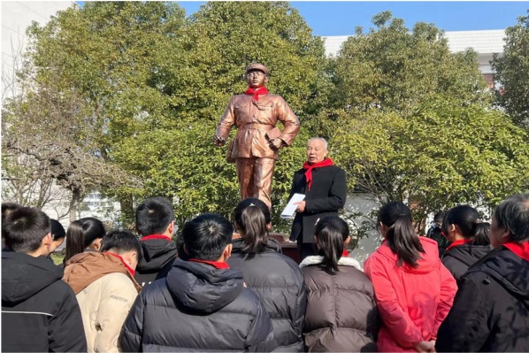 1709779114405826.jpg 七都小学2024年学雷锋活动4--.jpg