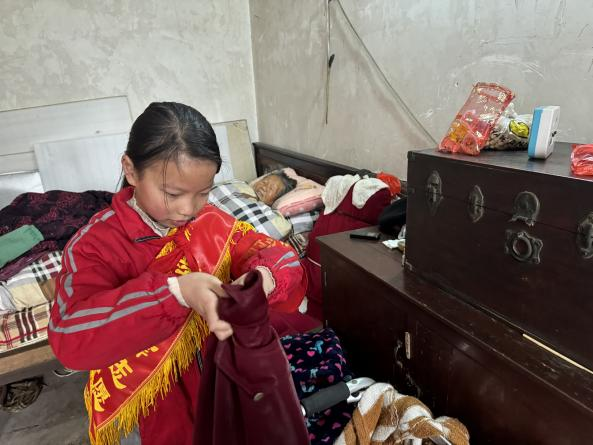 1709787824407972.png 新星小学关爱老人.png
