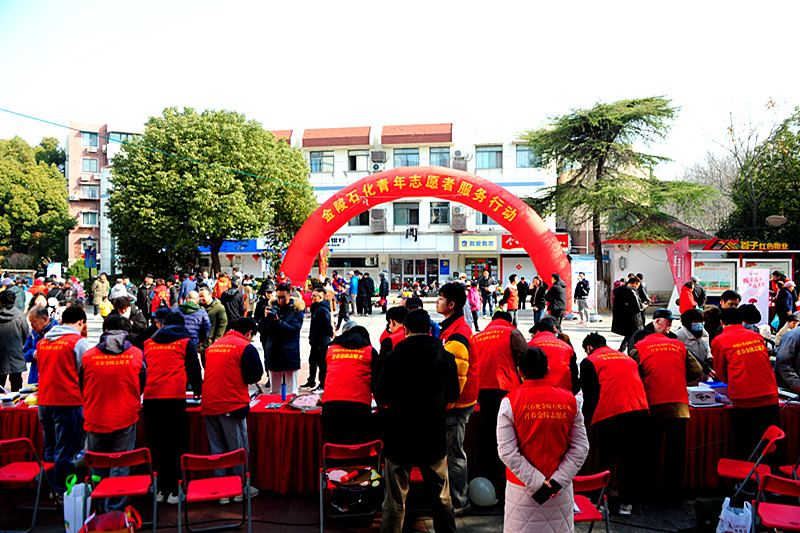 1709937479846535.jpg 玄武区玄武湖街道樱驼花园社区关工委联合开展“学雷锋”志愿服务广场活动(1).jpg