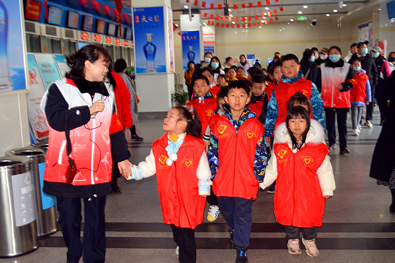1710024569394543.jpg 江苏省南京市交通运输系统关工委开展“学雷锋 文明实践我行动”志愿服务(1)_副本.jpg