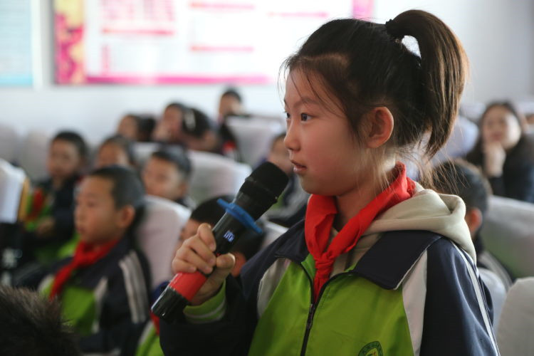 1710382927805534.jpg 元宝山区星光小学“五老”进校园活动照片2jpg_副本.jpg