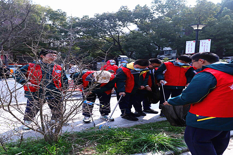 1710807392154652.jpg 玄武湖街道关工委联合南京市第二十九中学高一(2)班级开展学雷锋月志愿服务活动(3).jpg