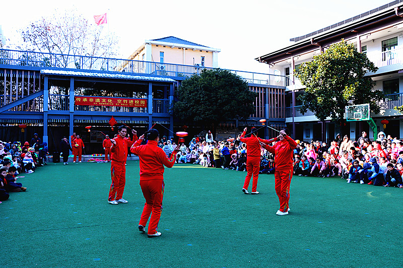 1710926106956745.jpg 江苏省南京市秦淮区南航社区关工委开展“传承非遗文化,空竹进校园”活动(3).jpg