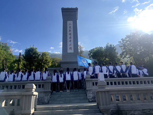 1712635236778150.jpg 4、悼念先烈.jpg