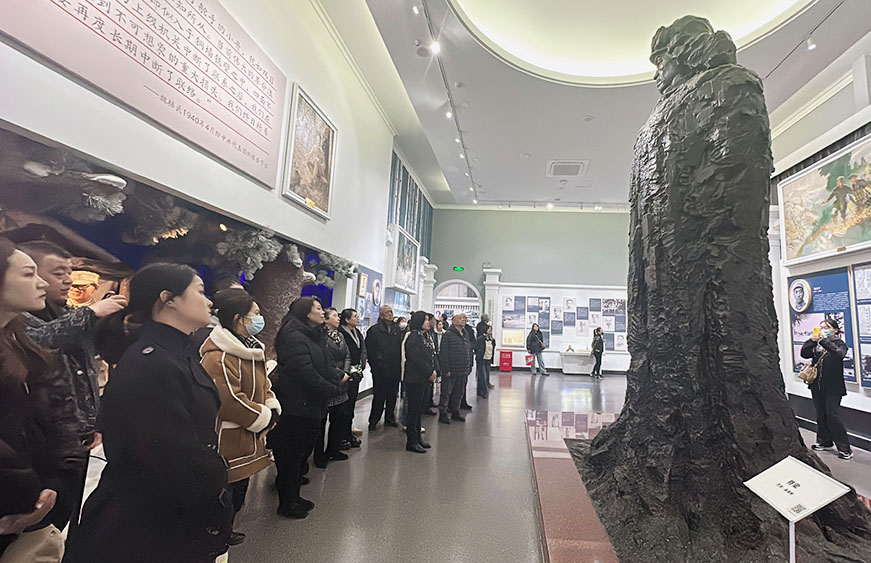 1712709635946459.jpg 民强参观东北烈士纪念馆00333.jpg