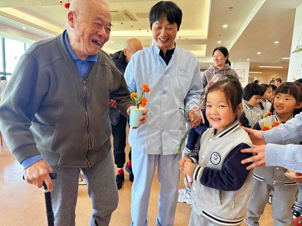 1712716111106120.jpg 东太湖=.jpg