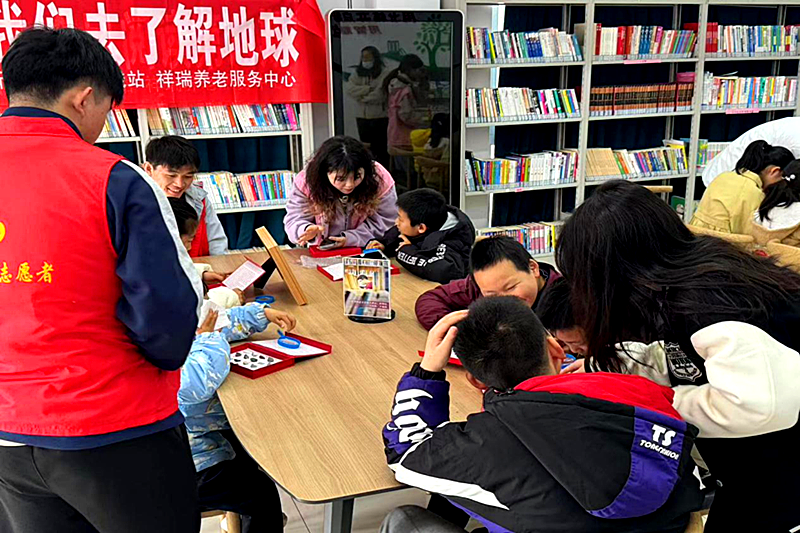 1712844987788788.png 江苏省南京市江宁区东屏街道徐溪社区开展“穿越“石”空、了解地球” 主题的科普活动(2).png